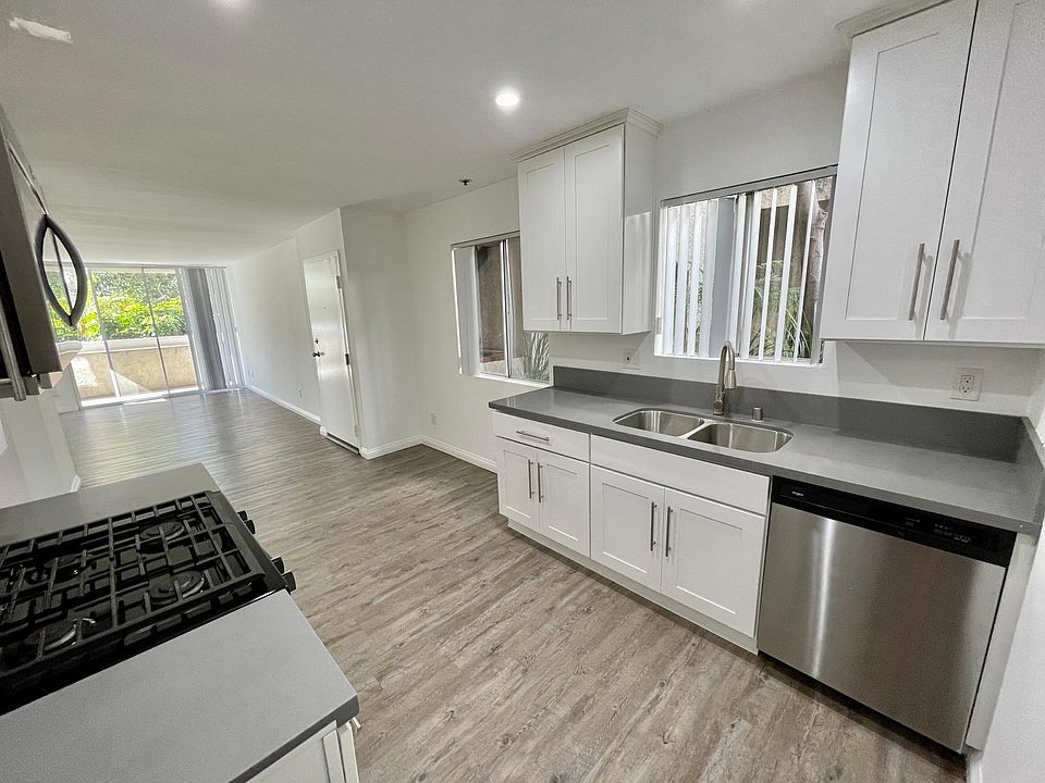 1st image of 4424 S Centinela Ave #1