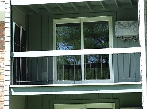 3rd image of 220 Bedford St #89