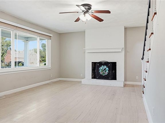 5th image of 4009 Maple Dr