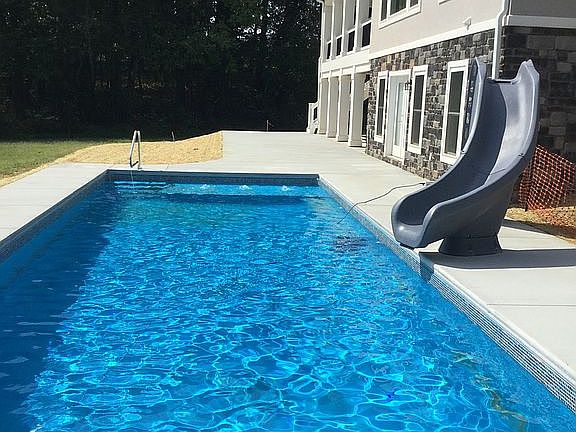 5th image of 80 Waterview Dr