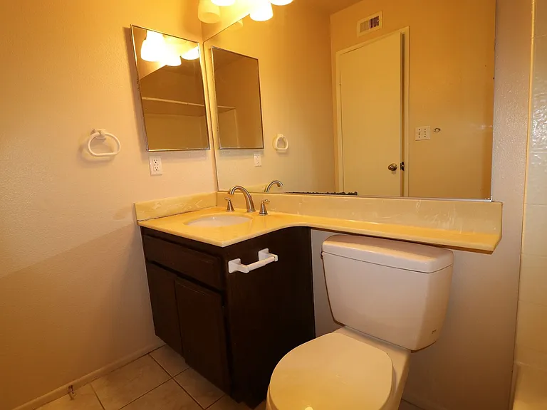 21233 Lassen St #2 — Photo 28