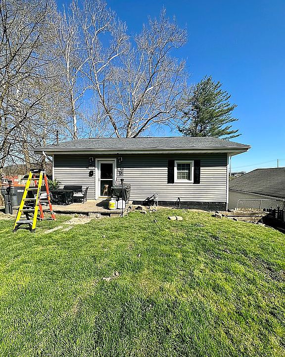 1st image of 2102 Chester Ave