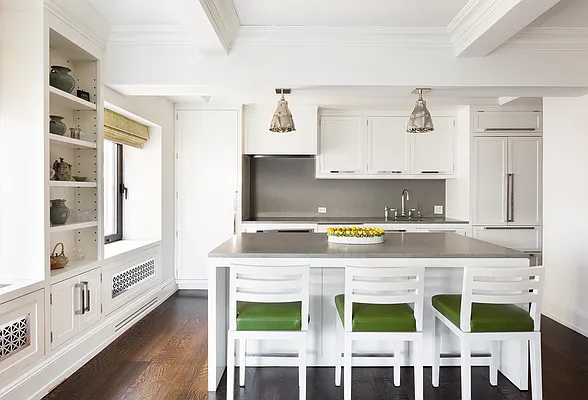 Sold by Sloane Square | media 18