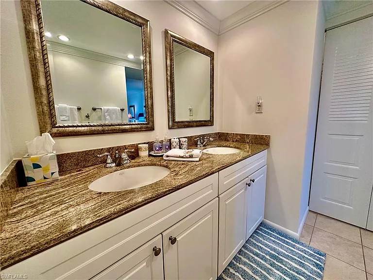 555 Park Shore Dr #B-403 — Photo 24