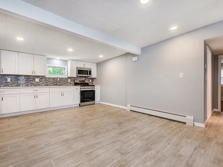 86 E 9th St #2B — Photo 7