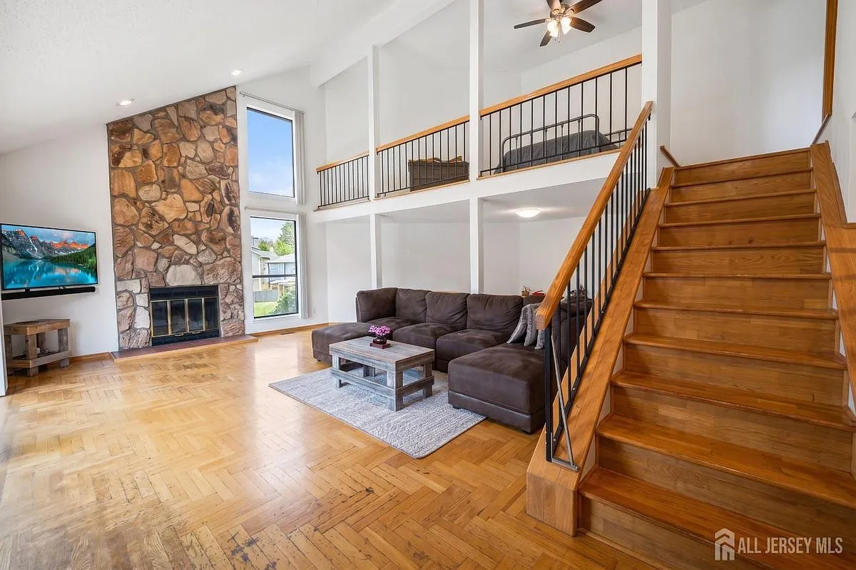 2 bed, 3.0 bath, 1604 sqft, $3,000 — Photo 3