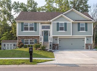 1811 Lauren Ln, Kearney, MO 64060