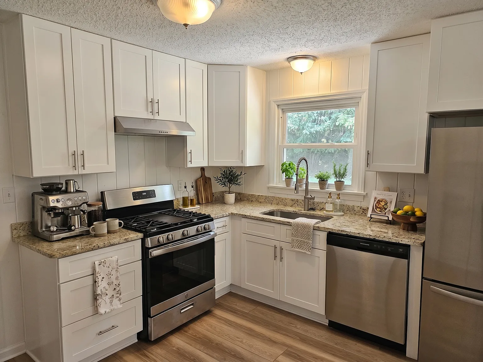 3 bed, 1450 sqft, $2,850 — Photo 2