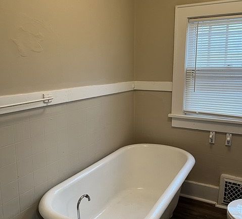 Bathroom-Tub Only