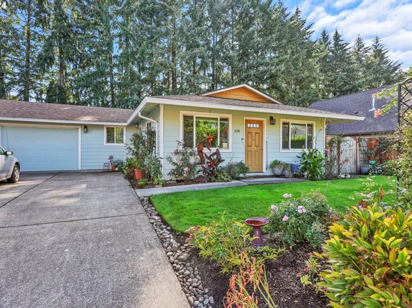 228 Emma Ln, Newberg, OR 97132