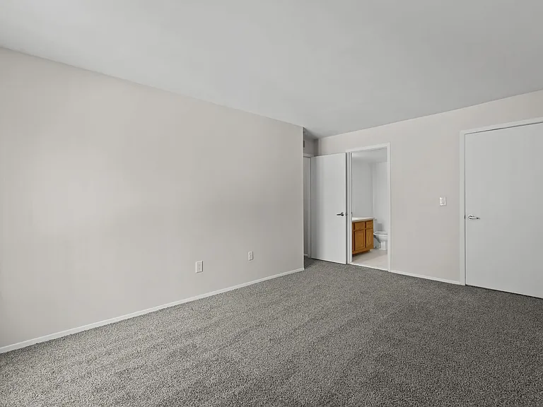 Willow Tree Apartments — Photo 46