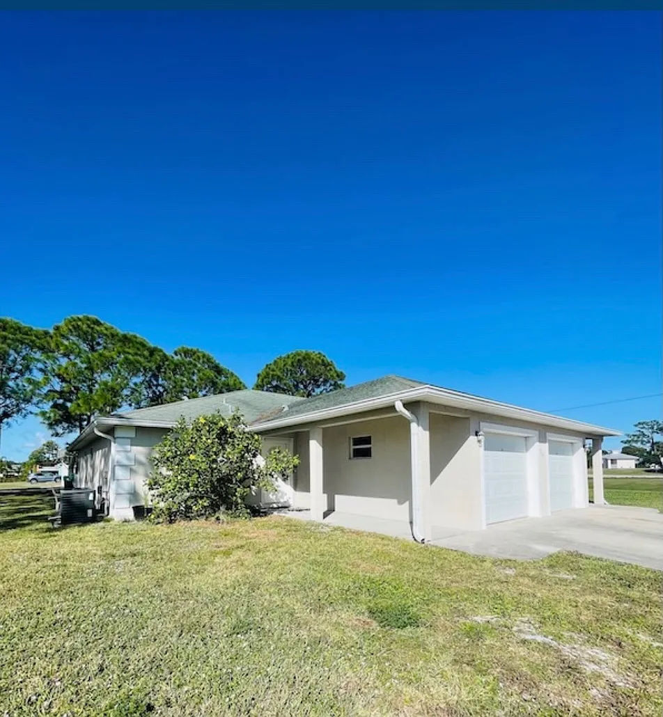 3 bed, $2,000 — Photo 2
