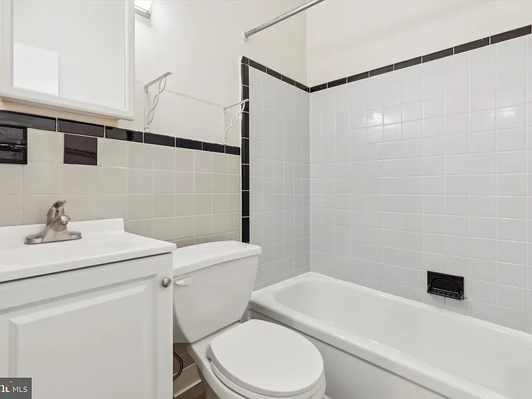 107 Walnut Ave #2 — Photo 7