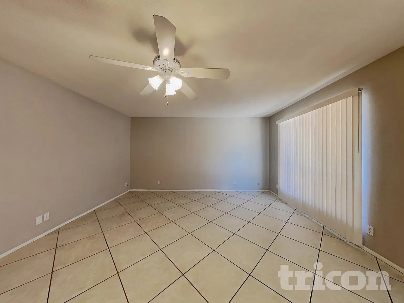 417 E Morrow Drive Phoenix AZ — Photo 3