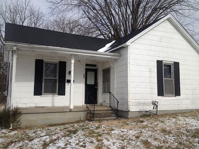 1st image of 407 E Front St