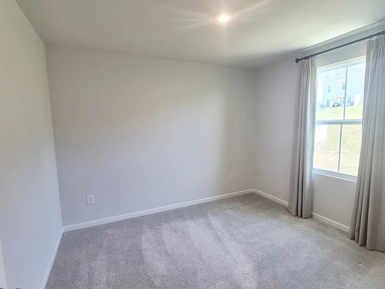 130 Robinia Rd — Photo 29