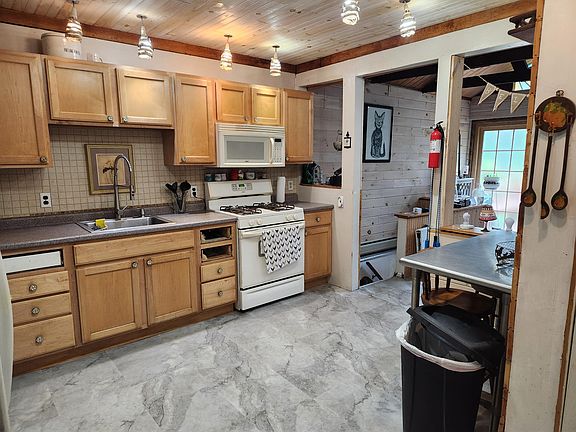 5th image of 56 Pinewood Cove Road