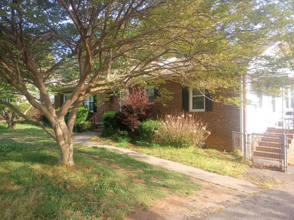 706 W Lee Rd, Taylors, SC 29687