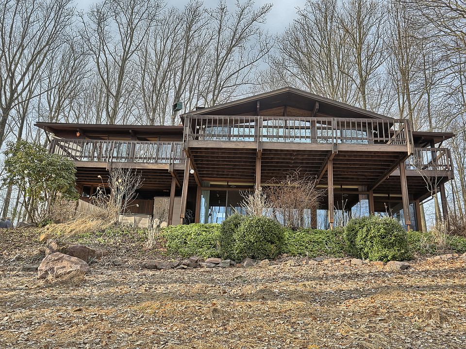 2nd image of 624 Aspen Ln #L-0141