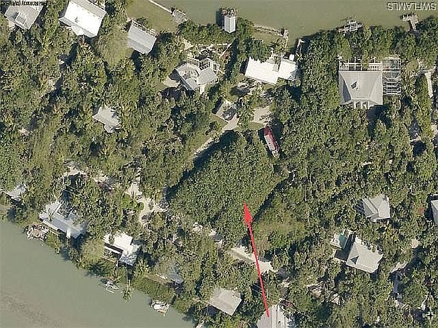 2nd image of 2626 Coconut Dr
