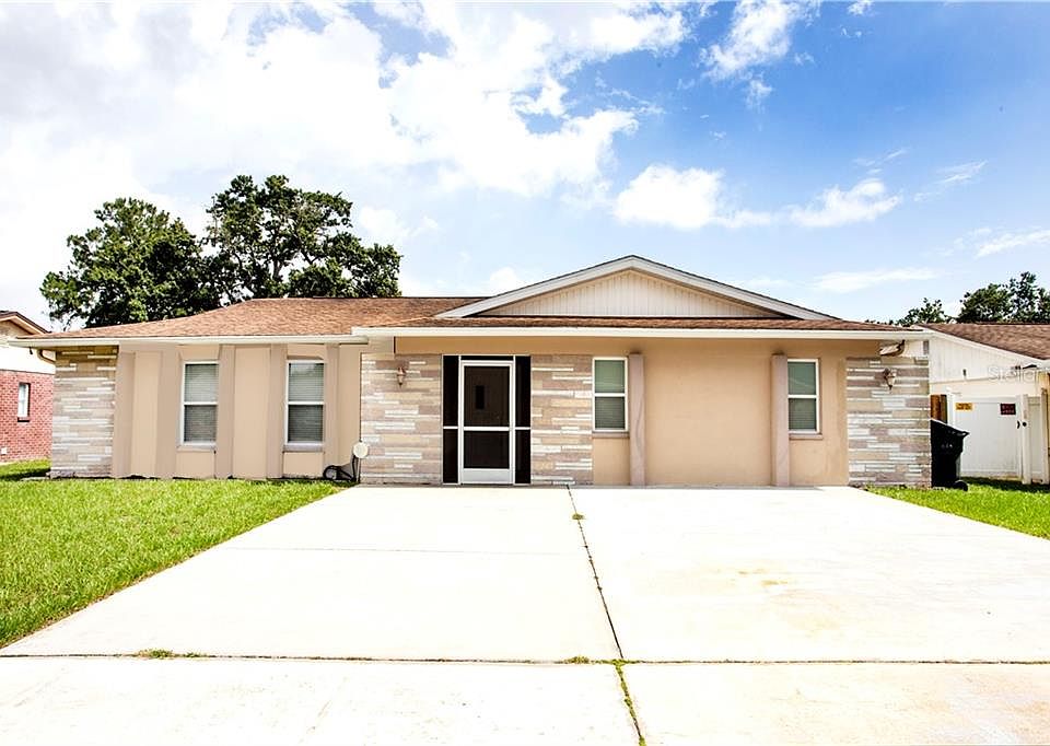 1st image of 2218 Valleybrook Ave