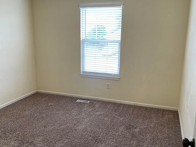 710 NW Scenic Ln — Photo 13
