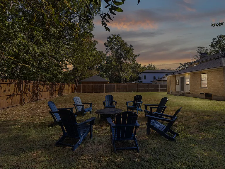 2321 Lawrence St — Photo 30