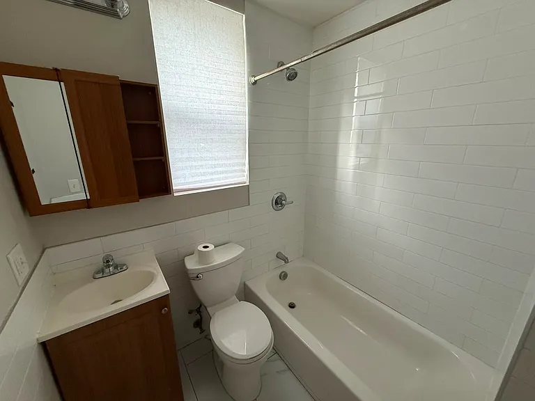 198 Danforth Ave #2E — Photo 17