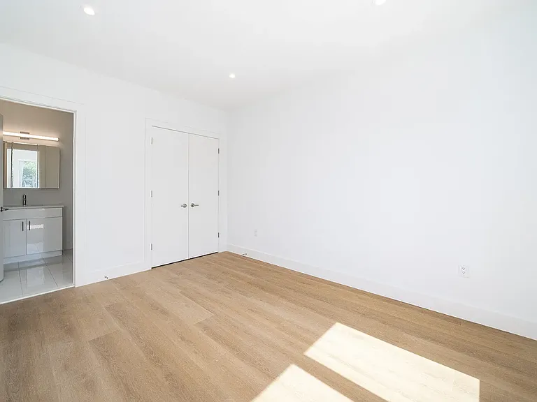 3310 Liberty Ave #207 — Photo 7