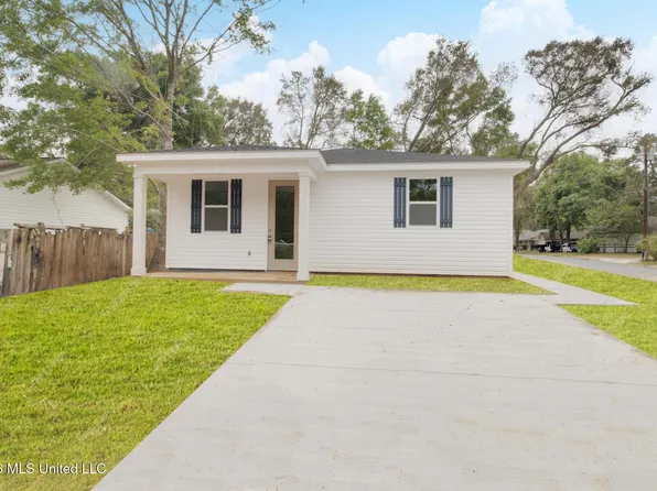 8713 Barnacle Blvd, Ocean Springs, MS 39564