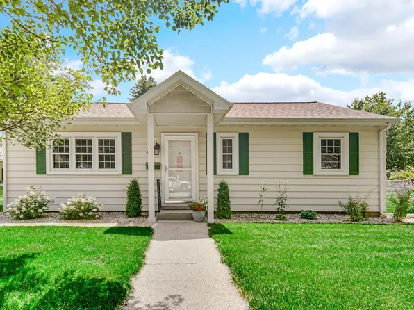 415 Park Ave, Chesterton, IN 46304
