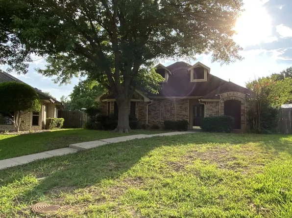 1501 Brook Forest Dr, Mansfield, TX 76063