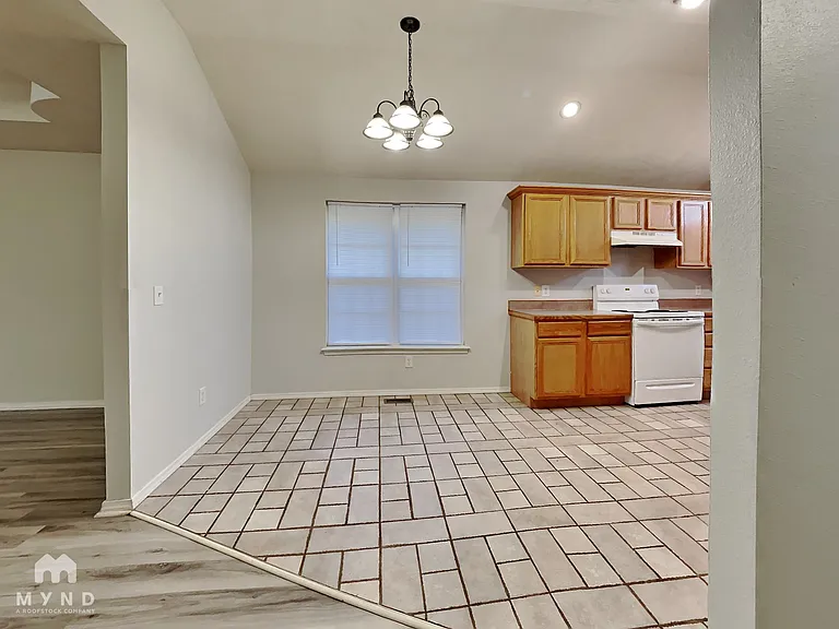 674 N Jonathan Ave — Photo 15