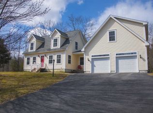 29 Hillside Dr, New Gloucester, ME 04260