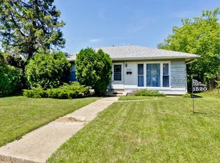 1520 W Ridgeland Ave, Waukegan, IL 60085