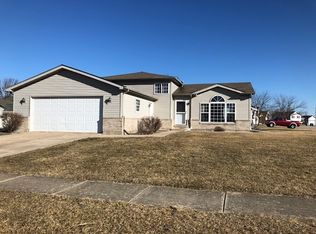 1700 Carol Anne Dr, Morris, IL 60450