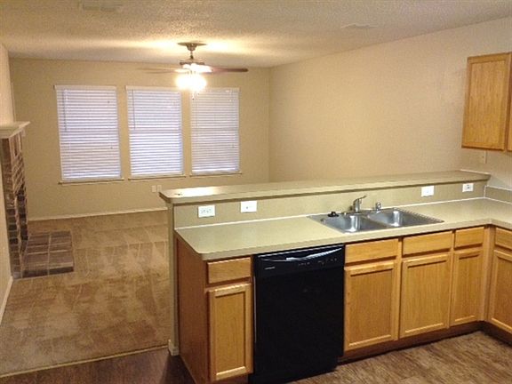 3rd image of 1125 Singletree Dr