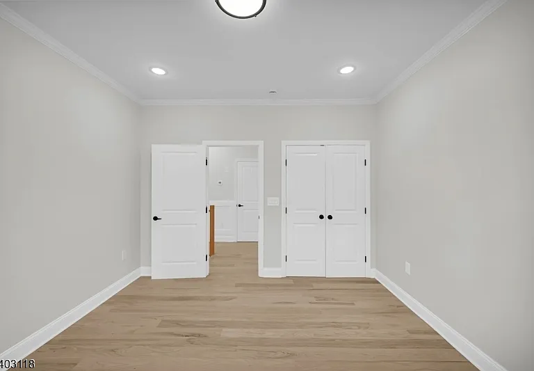 85 Kings Rd — Photo 36
