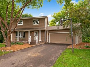 406 Tessier Cir, Vadnais Heights, MN 55127