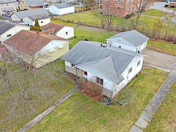 2nd image of 1859 Parkwood Dr NW