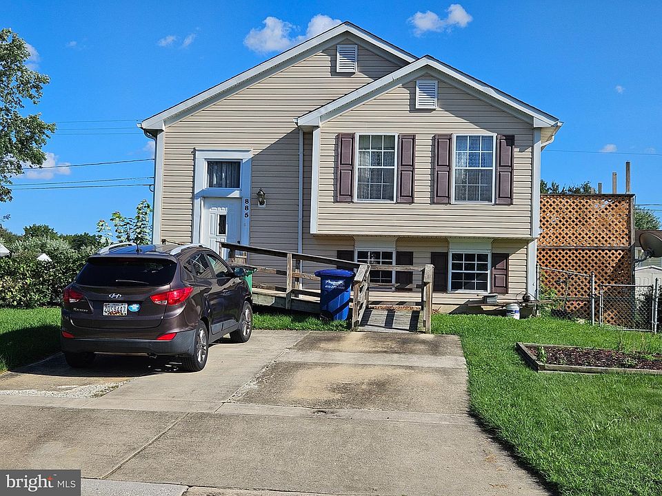1st image of 885 Oxford Ave