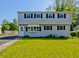 37 Broadleaf Ln, Enfield, CT 06082