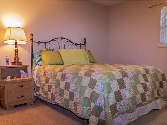 5th image of 1776 N Applebury Pl