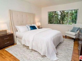 3094 Ellington Dr, Los Angeles, CA 90068