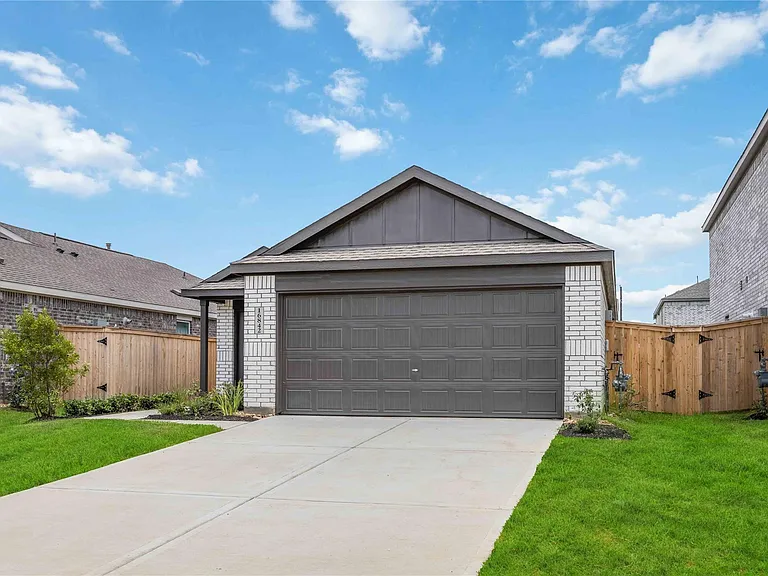 16842 Spotted Oak Dr — Photo 2