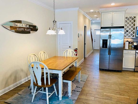 4th image of 102B 3rd Ave #102