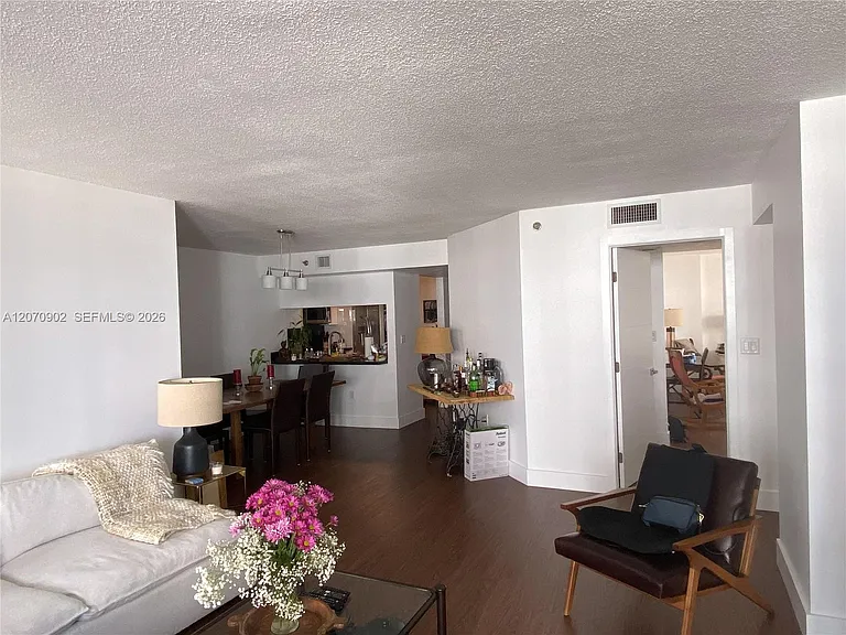 5757 Collins Ave #703 — Photo 7