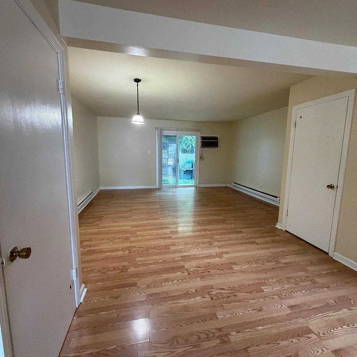 2 bed, 1.5 bath, 1037 sqft, $1,700 — Photo 1