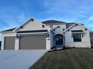 3006 NE 102nd St, Kansas City, MO 64155