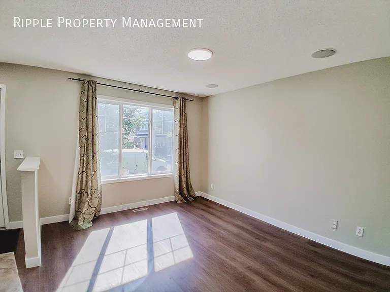 346 Saddlebrook Way NE #UPPER — Photo 8